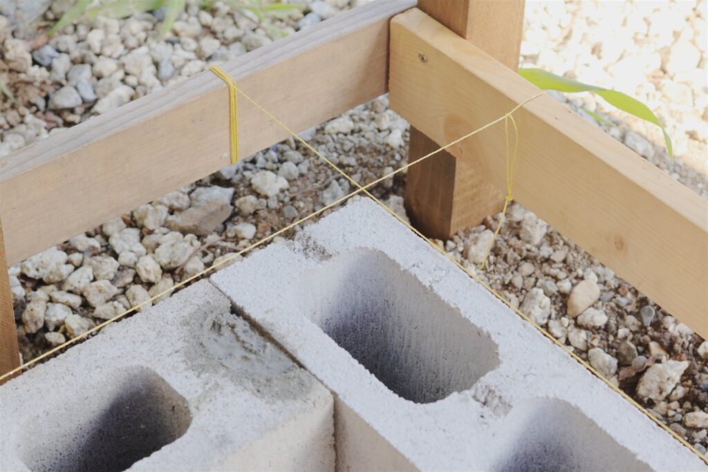 ブロック積みに使う水糸と遣り方