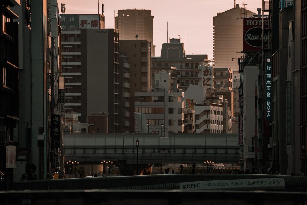 大阪のビジネス街の街並み