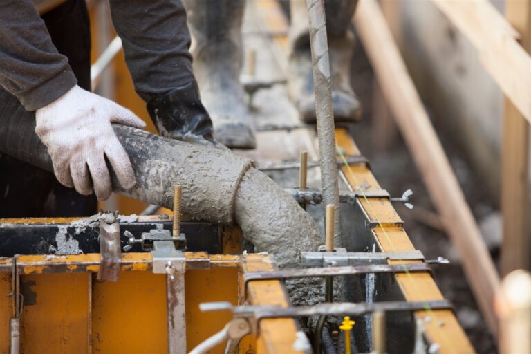 建設業許可の決算変更届を提出し忘れたら？期限を過ぎた場合の対応と…